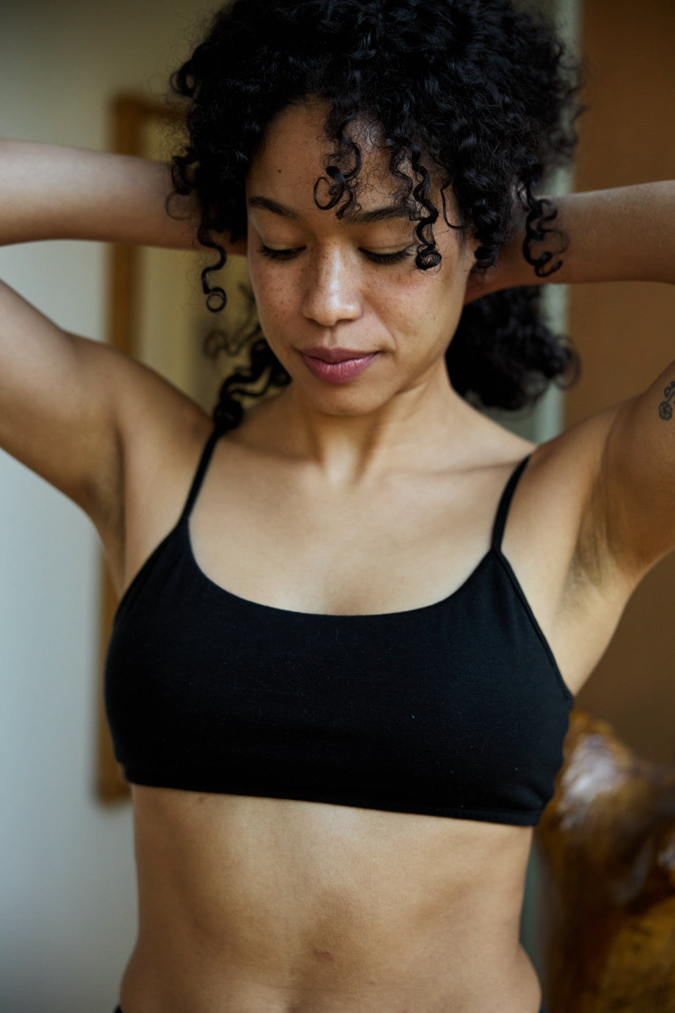 POPPY SCOOP NECK BRA / BLACK