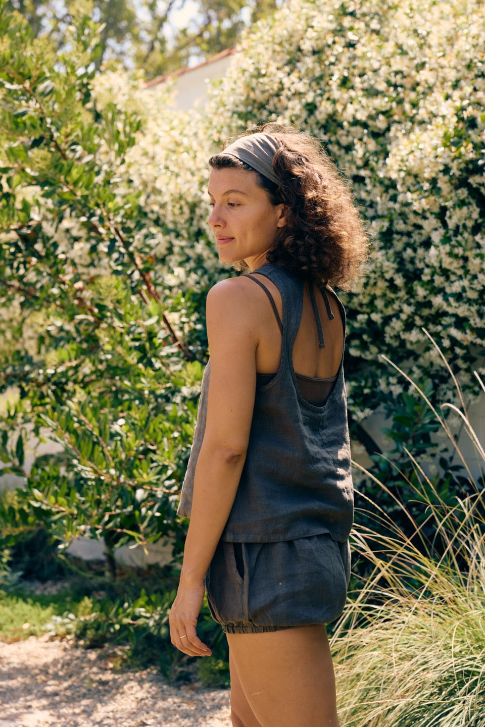 LILY LINEN TOP / CHARCOAL