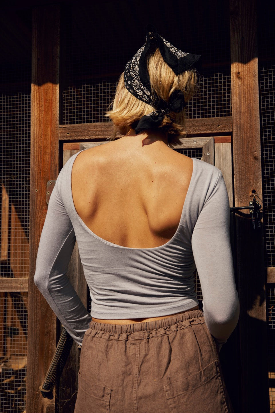 IVY SCOOP BACK LONG SLEEVE / SLEET