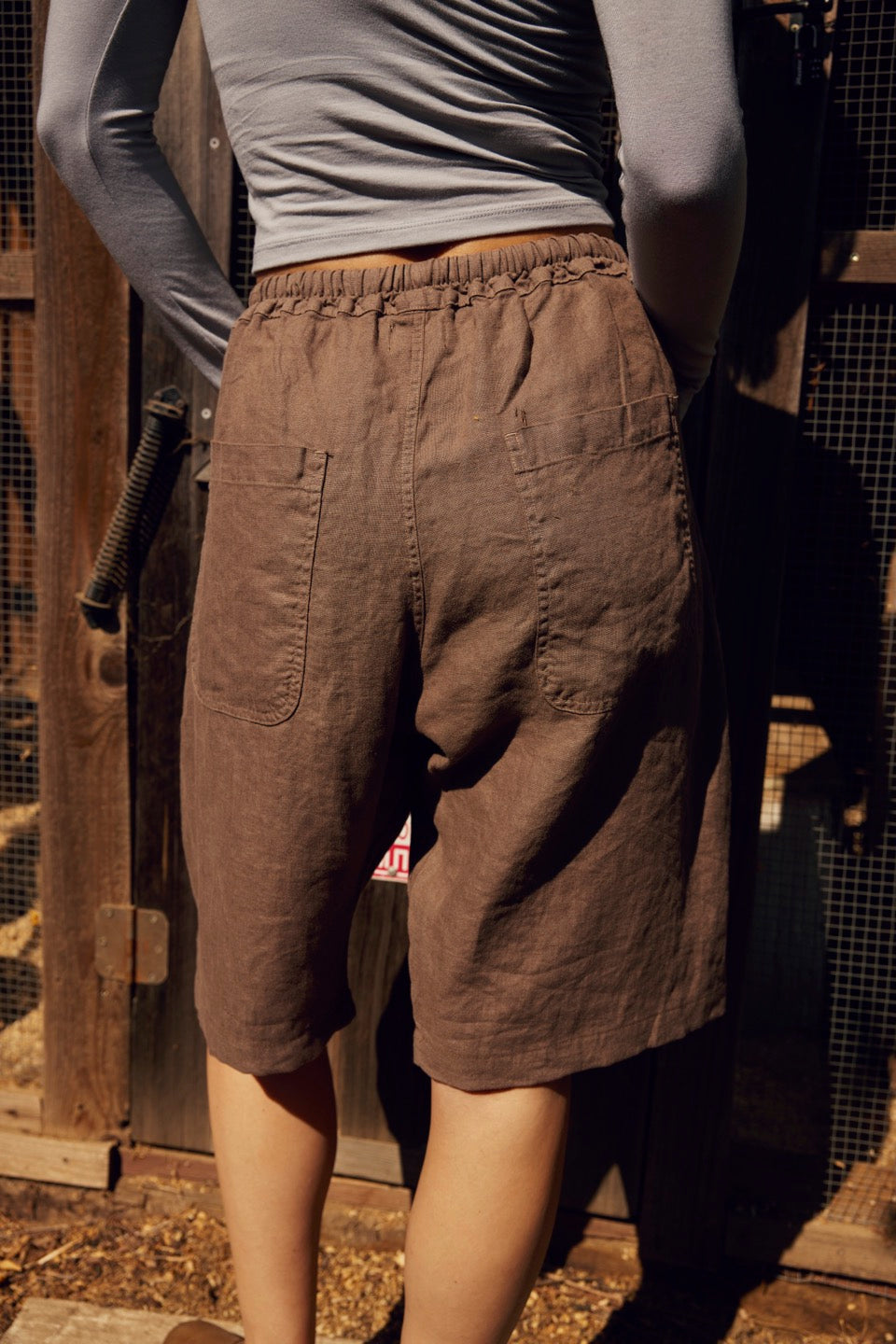 LAUREL LINEN SHORTS / CHARCOAL