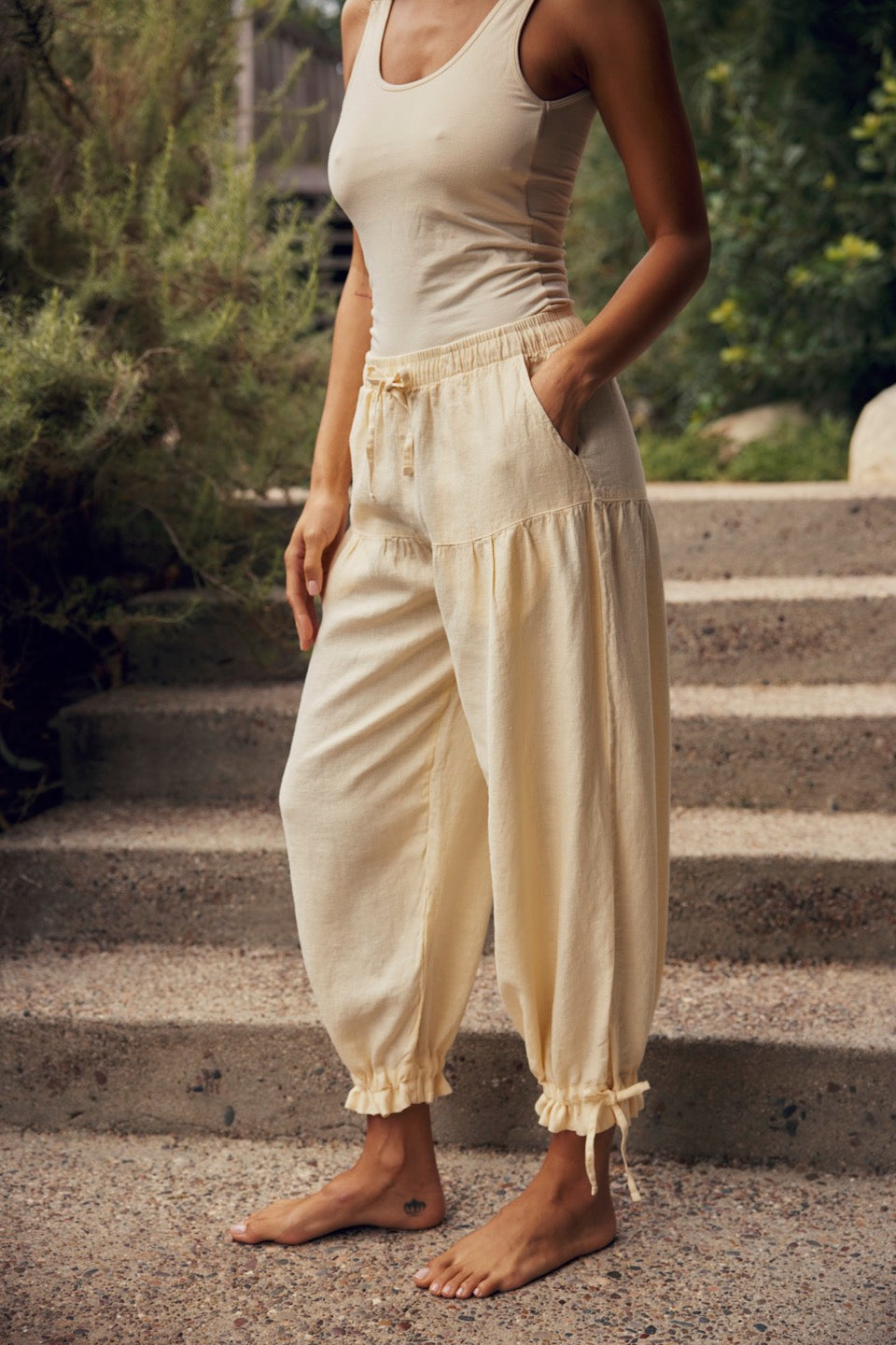 ナゴンスタンス Cotton/Linenカツラギ Modest デニム 38 JASMIN LINEN PANTS / CREAM – SOKOI