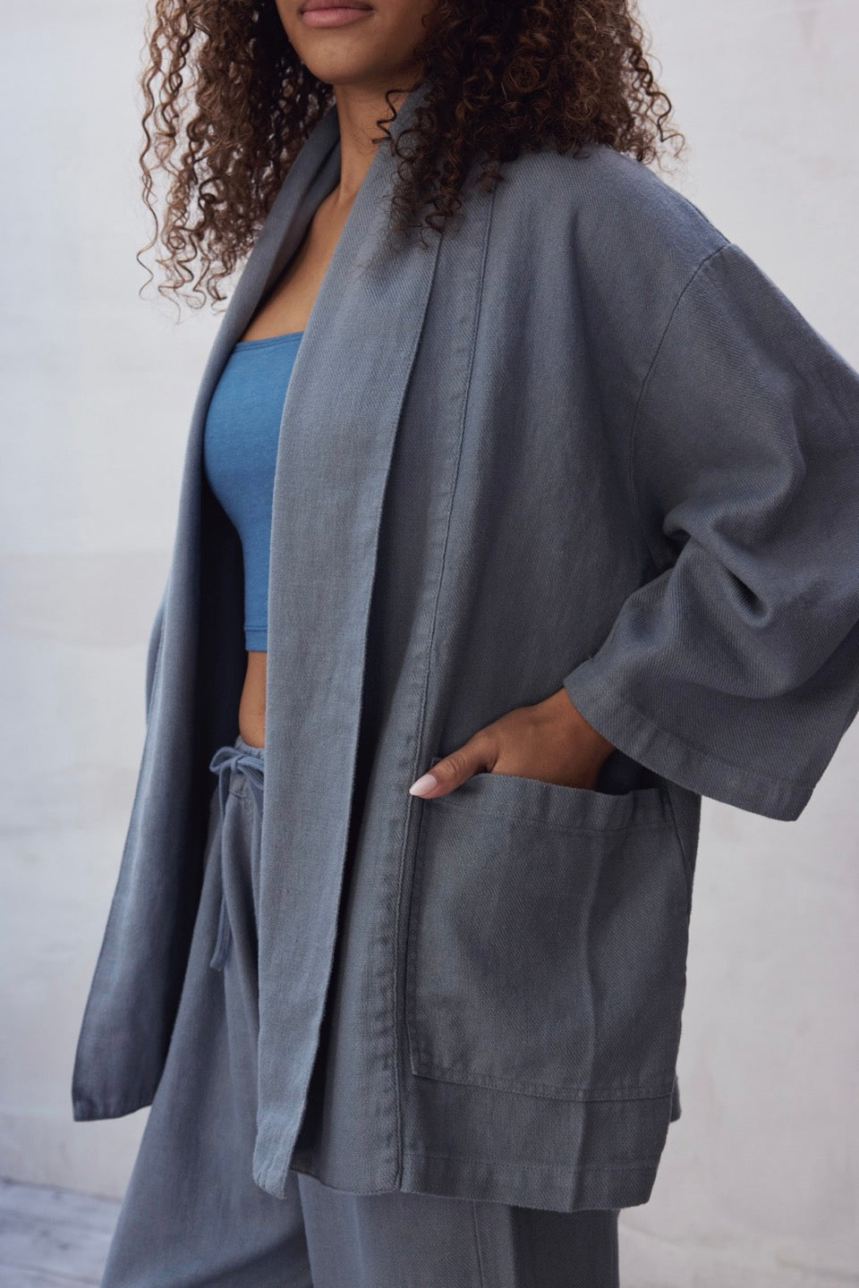 HICKORY HEMP ROBE / CHARCOAL BLUE – SOKOI