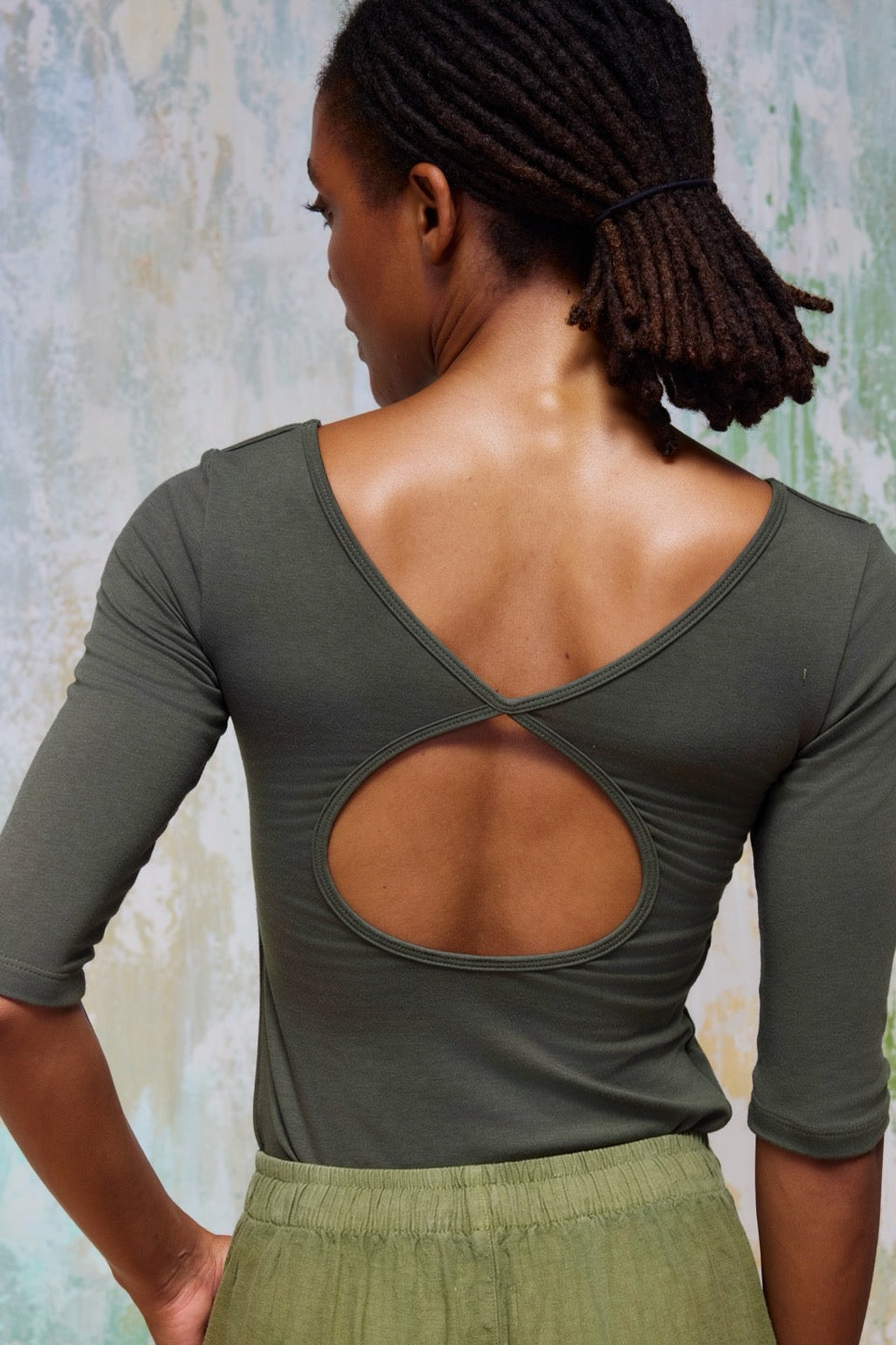 PEONY TOP / DARK MOSS